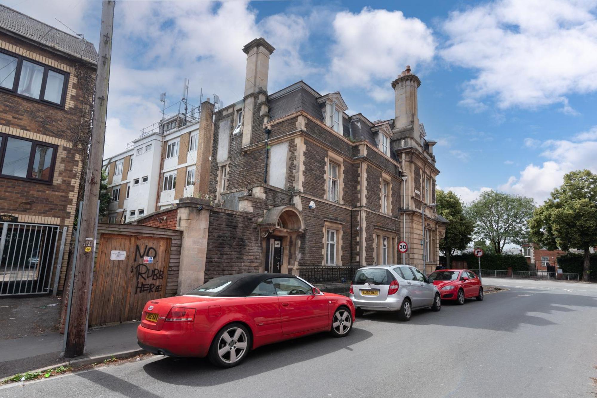 Cozy One Bedroom - Centre Apartment Cardiff
