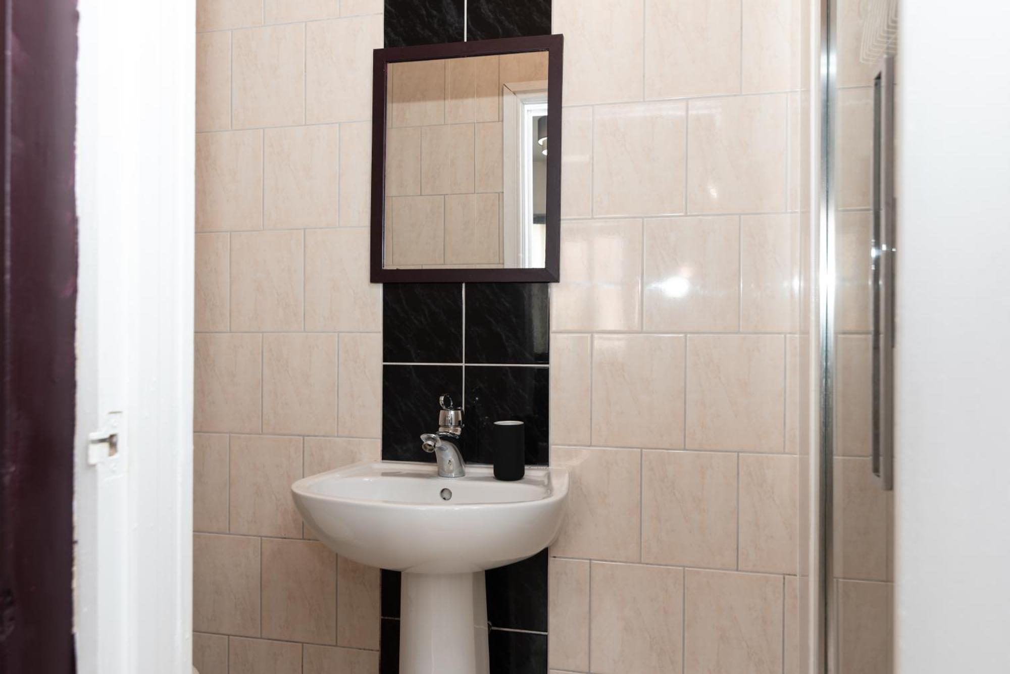 Cozy One Bedroom - Centre Cardiff