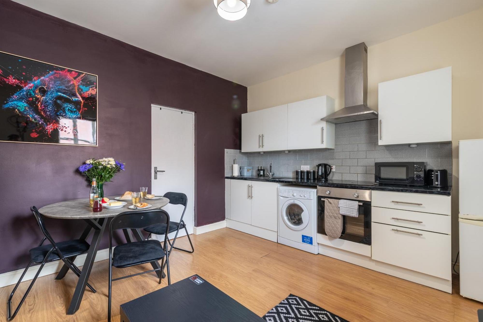 Cozy One Bedroom - Centre Apartment *